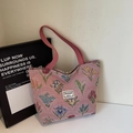 Pink floral canvas tote bag with Nanxiaojie brand label and vintage flower pattern - Pink Large (Zipper)