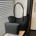 Schwarze gewebte Shopper-Tasche im Set mit passender kleiner Reißverschlusstasche - Schwarz