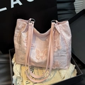 Bolso tote de encaje rosa con bordado de mariposas 3D en una caja de regalo de lujo - Rosa