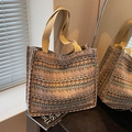 Borsa tote boho con motivi geometrici e manici larghi in tela davanti allo specchio - Bianco Sporco / Grande
