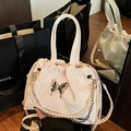 Mochila blanca de mariposa con cadenas de perlas y detalle de mariposa metálica plata - Blanco