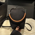 Borsa a mano retrò in denim nero con chiusura vintage e manico curvo - Nero