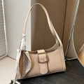 Sac baguette beige à motif crocodile avec boucle dorée et foulard en soie élégant - Kaki