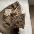 Borsa tote in cotone e lino a fiori con manico in corda e bottone in legno - Bottoni Gialli