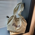 Borsa tote verde chiaro impermeabile con stampa Beach e chiusura a coulisse - Verde