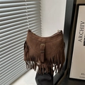 Borsa a mezzaluna in pelle scamosciata marrone con frange vintage e fibbia in metallo oro - Marrone scuro