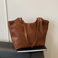 Minimalist brown vintage tote bag with pleated texture and adjustable shoulder strap - Brown