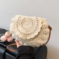 Borsa a sella in maglia color crema con patta a onde e tracolla per le vacanze - Bianco Sporco