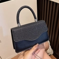 Elegante bolso de noche negro con lentejuelas brillantes y correa de cadena de plata - Negro