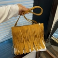 Gelbe Wildleder-Umhängetasche im Boho-Stil mit doppelten langen Fransen-Details - Braun