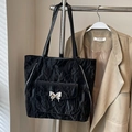 Sac fourre-tout noir plissé avec boucle papillon argentée et détails à glissière - Type standard / Noir