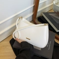 Bolso de hombro minimalista en cuero sintético blanco con hebilla dorada y correa - Blanco