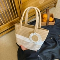 Handwoven straw tote bag in beige and white with a large white daisy flower detail - Khaki With Daisy