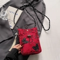 Rote Spitzen-Beuteltasche mit Schmetterlingsstickerei und gewebtem Schultergurt-Modell - Schmetterling Stickerei (Weinrot Stil) / Burgunderrot