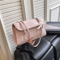 Schicke rosa Leder-Handtasche mit weißer Schleife und Perlenverzierung für Damen - Rosa