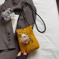 Mini borsa per cellulare in nylon giallo con ciondolo a forma di mostro di peluche - Con Ciondolo / Giallo