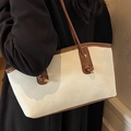 Schicke Tragetasche in Beige und Dunkelbraun mit Fashion & Bags Logo und Knotendetail - Gebrochenes Weiß