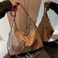 Grande borsa tote retrò marrone con patchwork in pelle e tracolla regolabile - Marrone