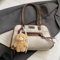 Borsa tote retrò in tela beige e pelle marrone con ciondolo a forma di orsetto di peluche - Bianco Sporco + Ciondolo Orsetto
