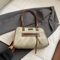 Sac fourre-tout en tissu olive avec garniture en cuir marron et détail de fermeture - Khaki - Sans Pendentif