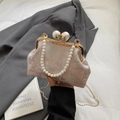 Sac rétro à fermoir baiser avec broderie orientale et poignée en perles - Rose
