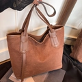 Borsa tote in camoscio marrone da donna con ampio spazio e manici in pelle - Marrone