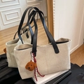 Bolso tote minimalista de lona con correas de cuero negro y colgante de oso marrón - Negro Con Colgante De Conejo