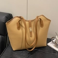 Borsa tote in pelle kaki con rifiniture marroni e chiusura a scatto dorata elegante - Cachi