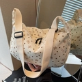 Bolso bandolera de pana crema con estampado de corazones y correa ancha ajustable - Blanco