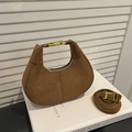 Braune Vintage Hobo-Handtasche mit Goldschnalle und verstellbarem Umhängeriemen - Braun
