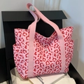 Große Shopper Tasche mit rosa Leopardenmuster, Seitentaschen und breiten Trägern - Rosa