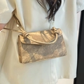 Aardetinten crossbodytas met steenpatroon, knoophandvatten en een strak flapontwerp - Bruin