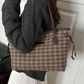 Sac fourre-tout rétro en tweed vert et orange avec bandoulières en cuir marron - Petits Carreaux Verts