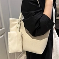 Sac cabas beige minimaliste avec pochette assortie et détails rivets dorés - Blanc