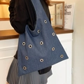 Blaue Denim-Tragetasche im Retro-Stil mit großen Metallösen und viel Stauraum - Dunkelblau