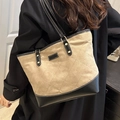 Gesteppte khakifarbene und schwarze Leder-Tragetasche mit FASHION-Logo und Vintage-Nähten - Khaki