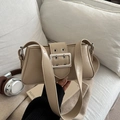 Bolso de hombro retro caqui de ecocuero con hebilla metálica plateada grande y correa - Caqui