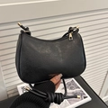 Sac hobo rétro en cuir noir mat avec détails dorés et bandoulière à nœud élégante - Noir - Sans Pendentif