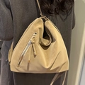 Minimalistische khakifarbene Tasche aus PU-Leder mit asymmetrischem Design und Reißverschluss - Khaki