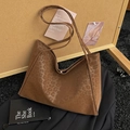 Large leopard print suede tote bag in dark brown with retro shoulder straps - Brown