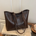 Large dark brown vintage tote bag in retro faux leather with long shoulder straps - No Pendant / Brown