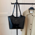 Schicke schwarze Lackleder-Einkaufstasche mit FASHION-Schriftzug für Pendler - Schwarz - Ohne Anhänger