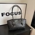 Retro black tote bag with long straps, knot details and golden metal hardware - Black - Without Pendant