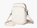 Détail du sac bandoulière beige avec texture grainée et triple fermeture éclair pratique - Blanc