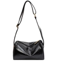 Schicke schwarze Lackleder-Boston-Tasche mit geometrisch gewebtem Gurt für 2024 Trends - Schwarz