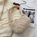 Bolso de hombro chic de piel sintética beige crema para mujer con textura suave de felpa - Caqui