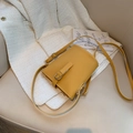 Borsa a secchiello minimalista in pelle giallo brillante con fibbia e tracolla - Giallo