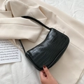 Sac baguette noir classique à motif crocodile en cuir poli avec bandoulière élégante - Noir