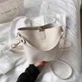 Borsa a secchiello minimalista bianco crema con elegante chiusura in metallo dorato - Bianco