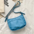 Bolso de hombro tipo baguette azul brillante minimalista con correa ajustable y liso - Azul